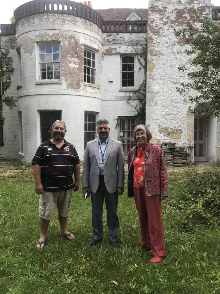 My caption goes here