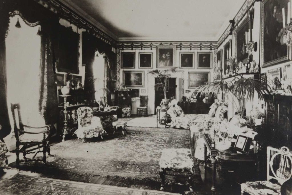 The music room with palms